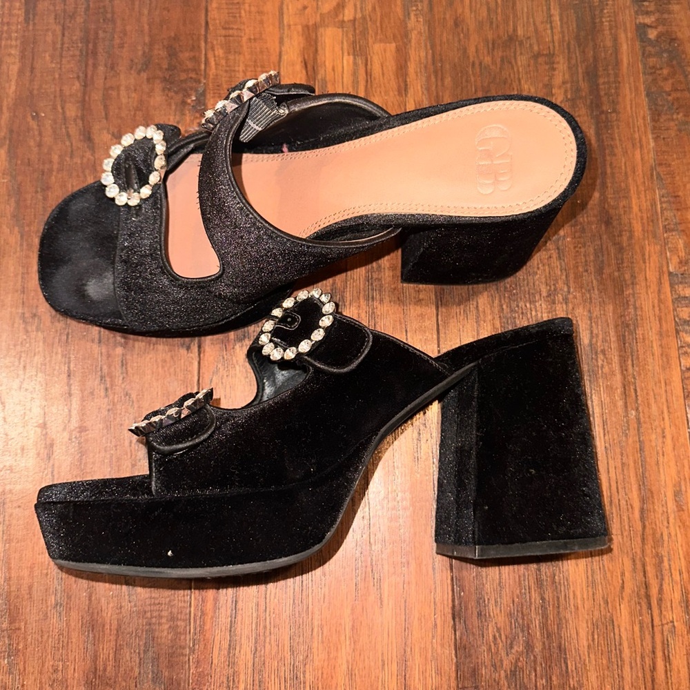 GB Déjà vu platform sandals
